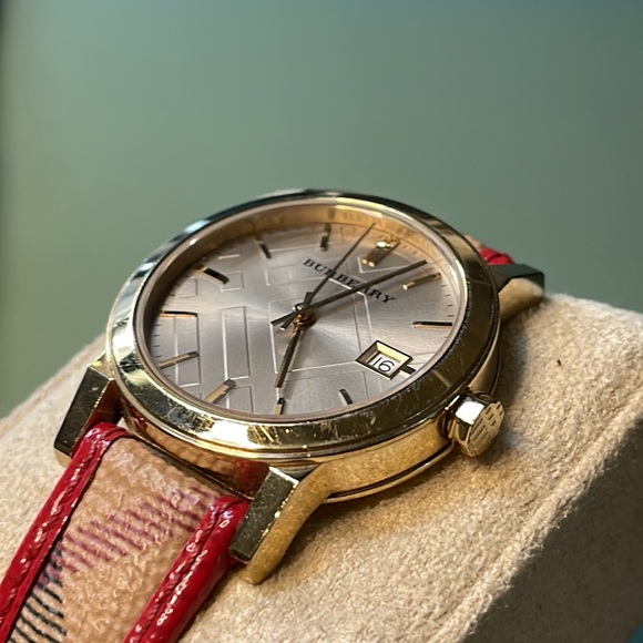 Women’s Burberry Checkstrap Gold Watch - Picture 3 of 6